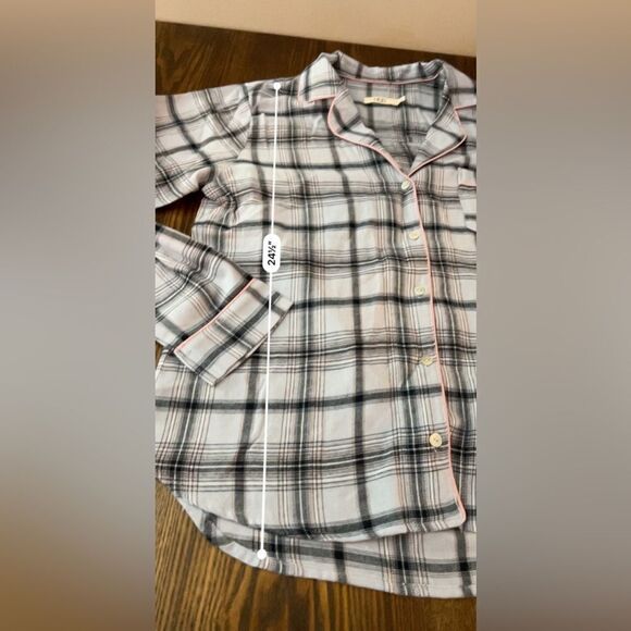 Ugg women’s large pink blue plaid button front pajama top like new - Picture 13 of 13
